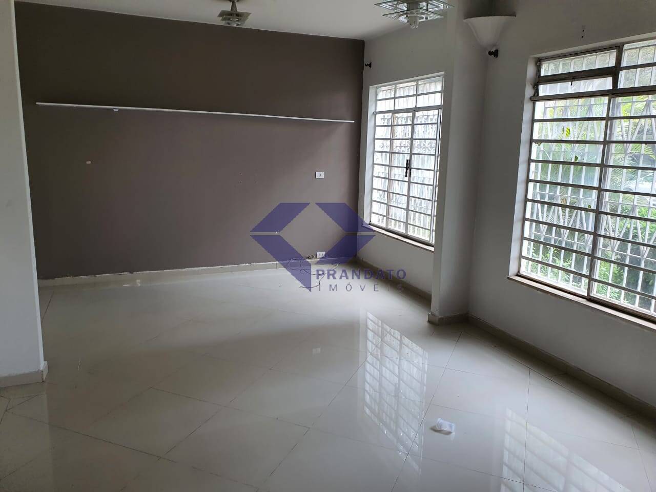 Prédio Inteiro para alugar, 220m² - Foto 1