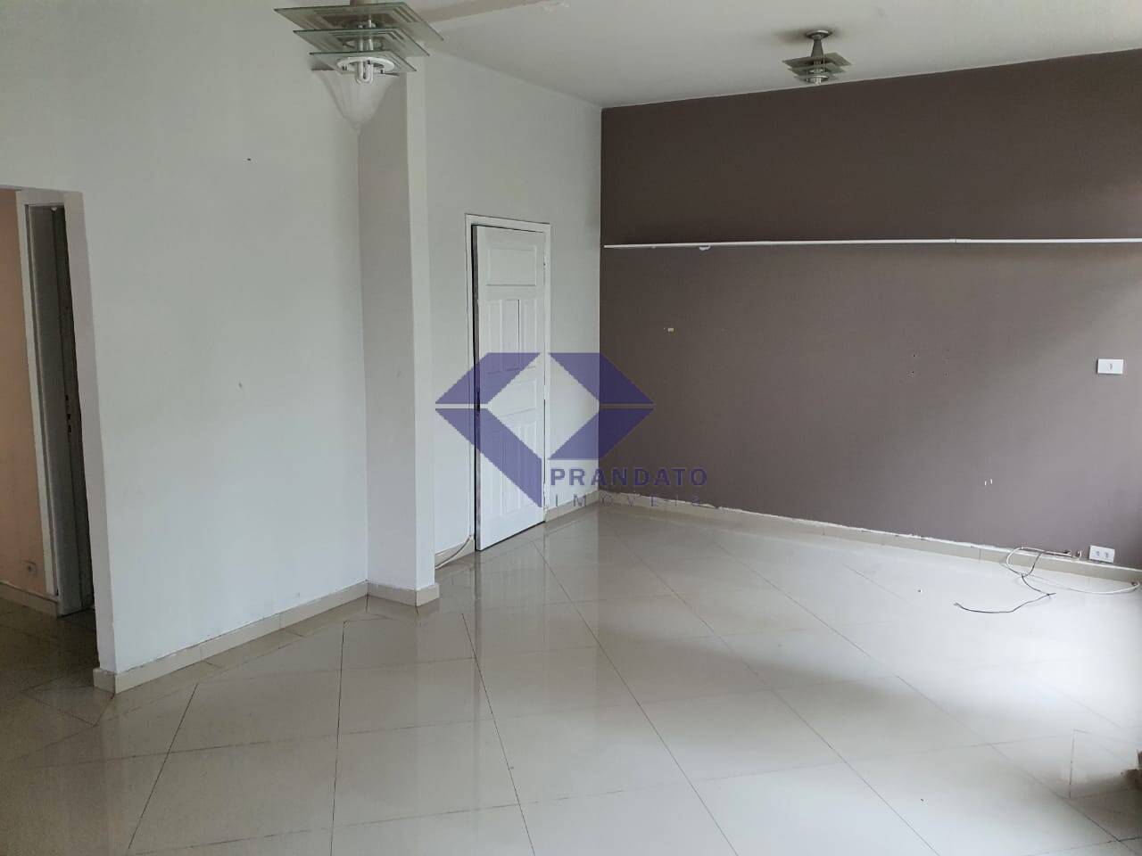 Prédio Inteiro para alugar, 220m² - Foto 2