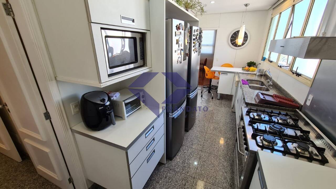 Apartamento à venda com 3 quartos, 193m² - Foto 25