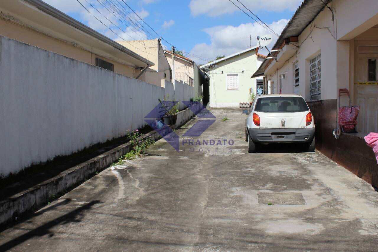 Casa à venda com 3 quartos, 300m² - Foto 1