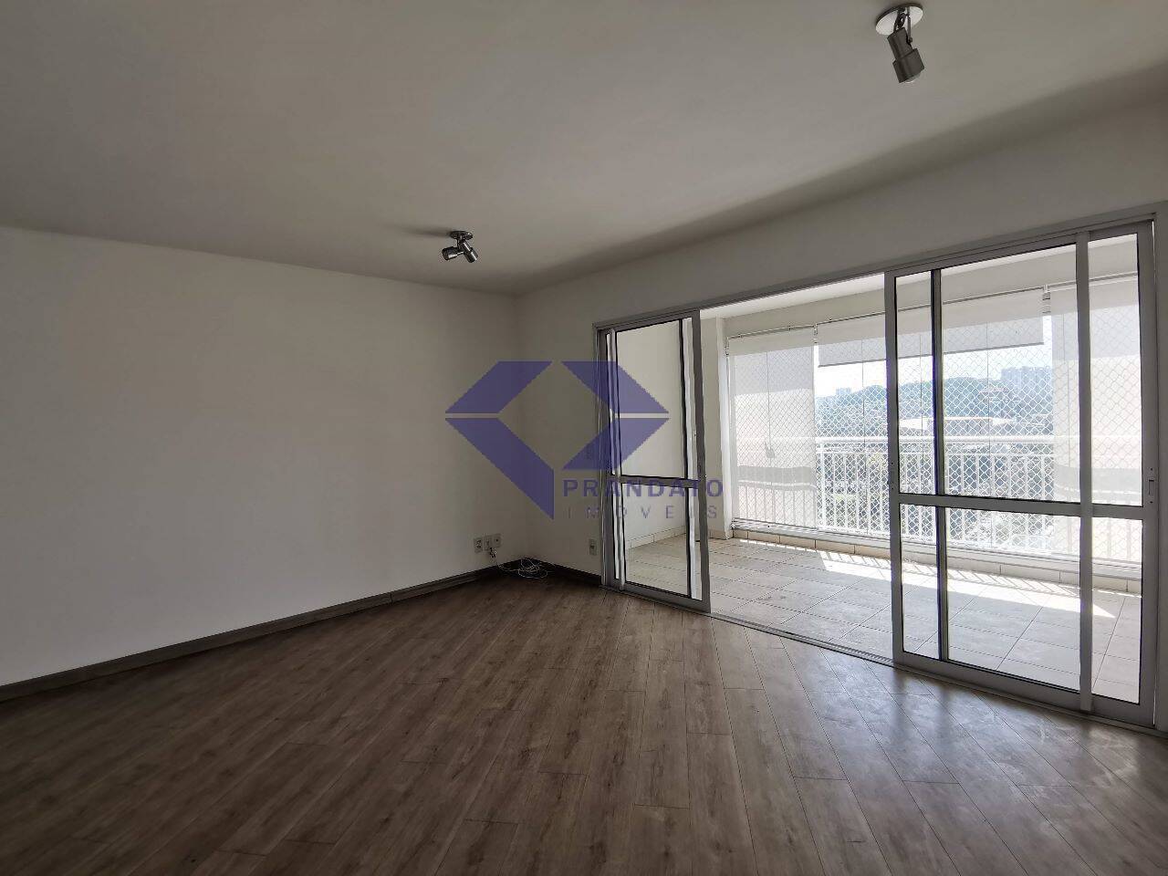 Apartamento à venda com 2 quartos, 80m² - Foto 2