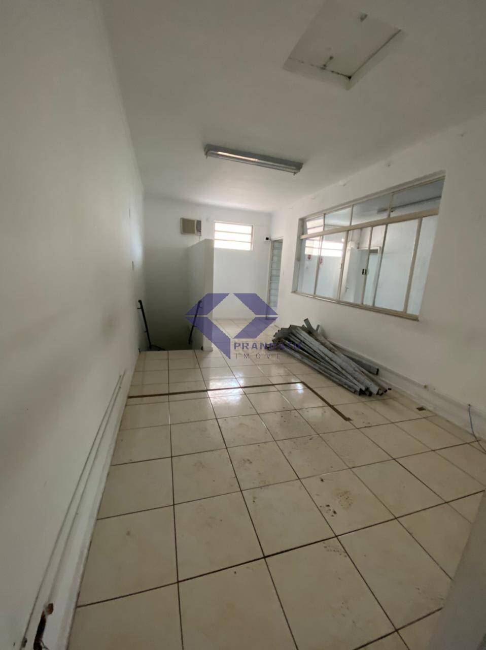 Casa para alugar com 8 quartos, 280m² - Foto 10