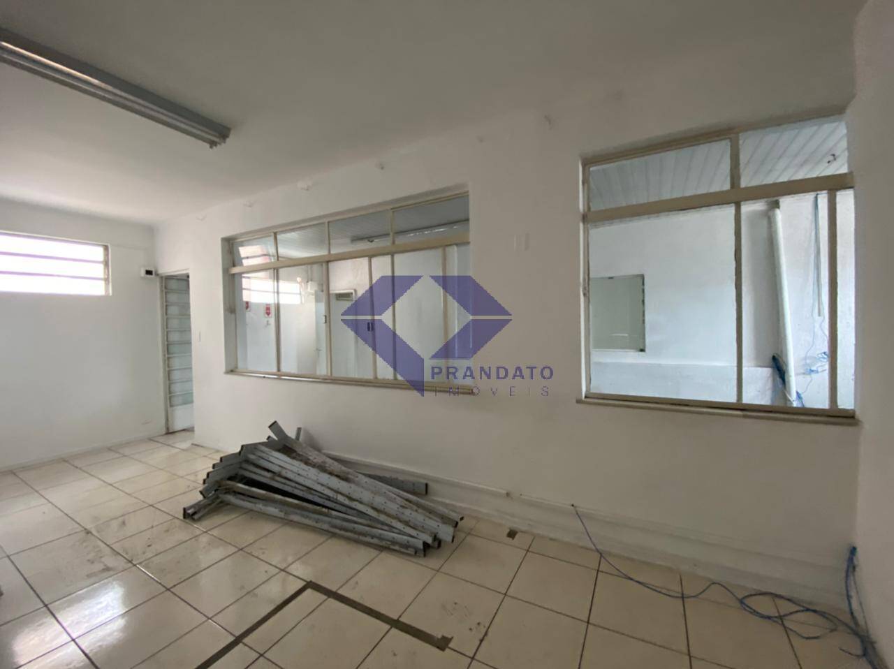 Casa para alugar com 8 quartos, 280m² - Foto 27