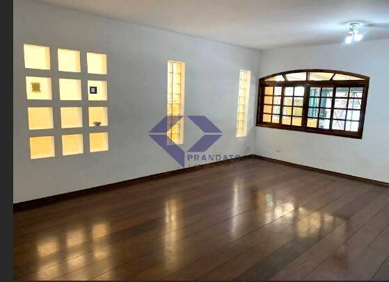 Casa à venda com 3 quartos, 138m² - Foto 1