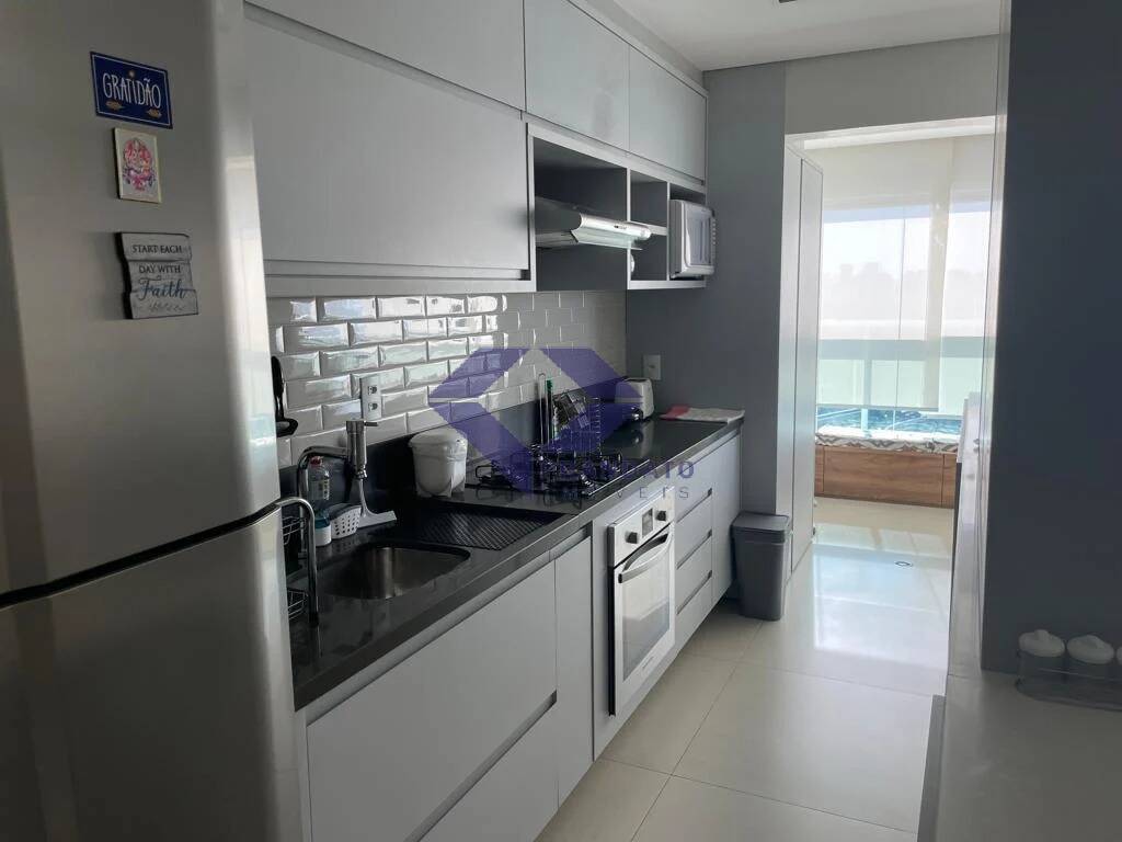 Apartamento à venda com 2 quartos, 66m² - Foto 4