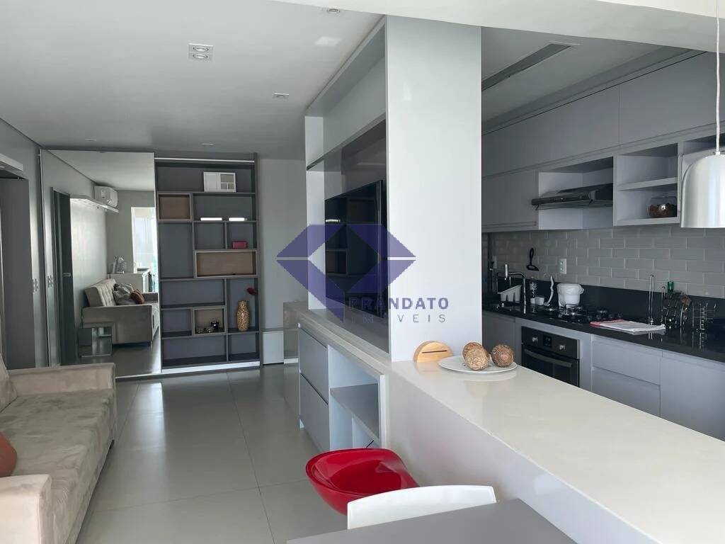 Apartamento à venda com 2 quartos, 66m² - Foto 2