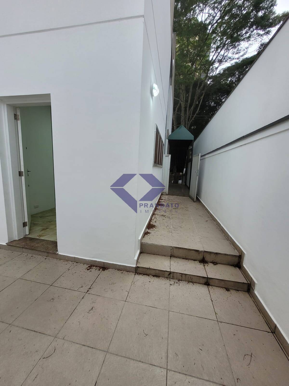 Casa para alugar com 4 quartos, 330m² - Foto 27