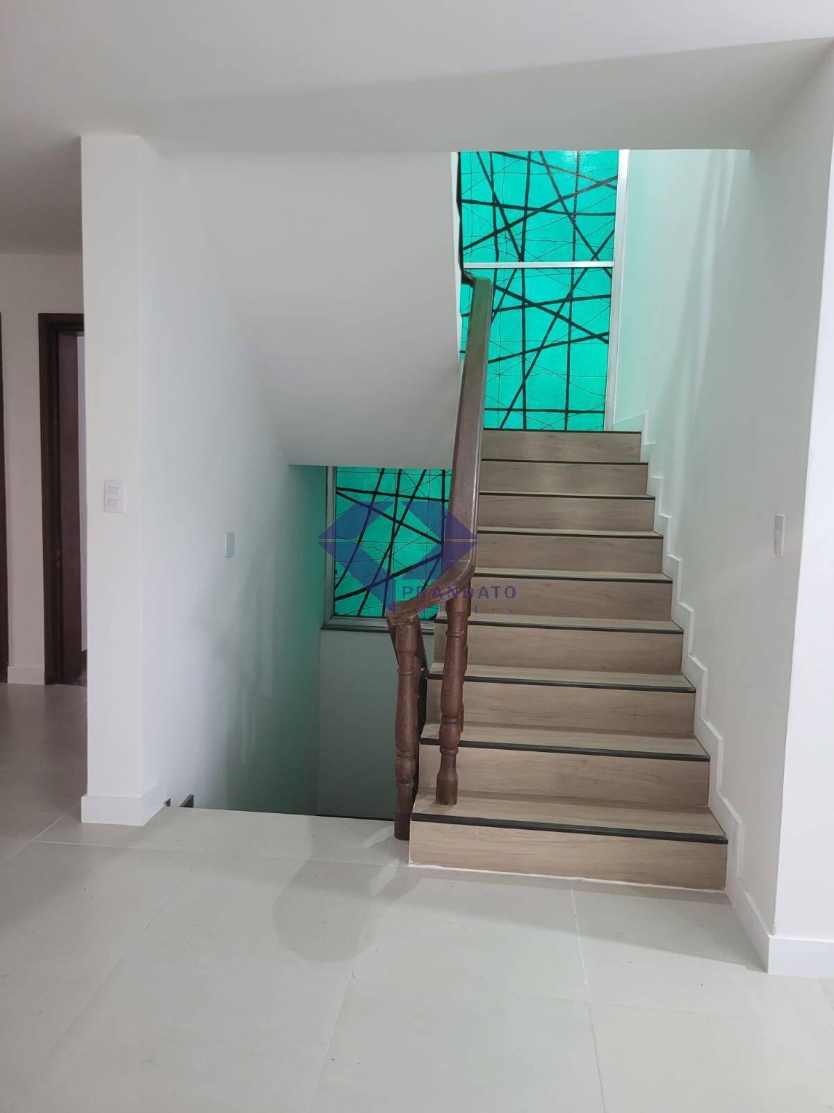 Casa para alugar com 4 quartos, 330m² - Foto 10