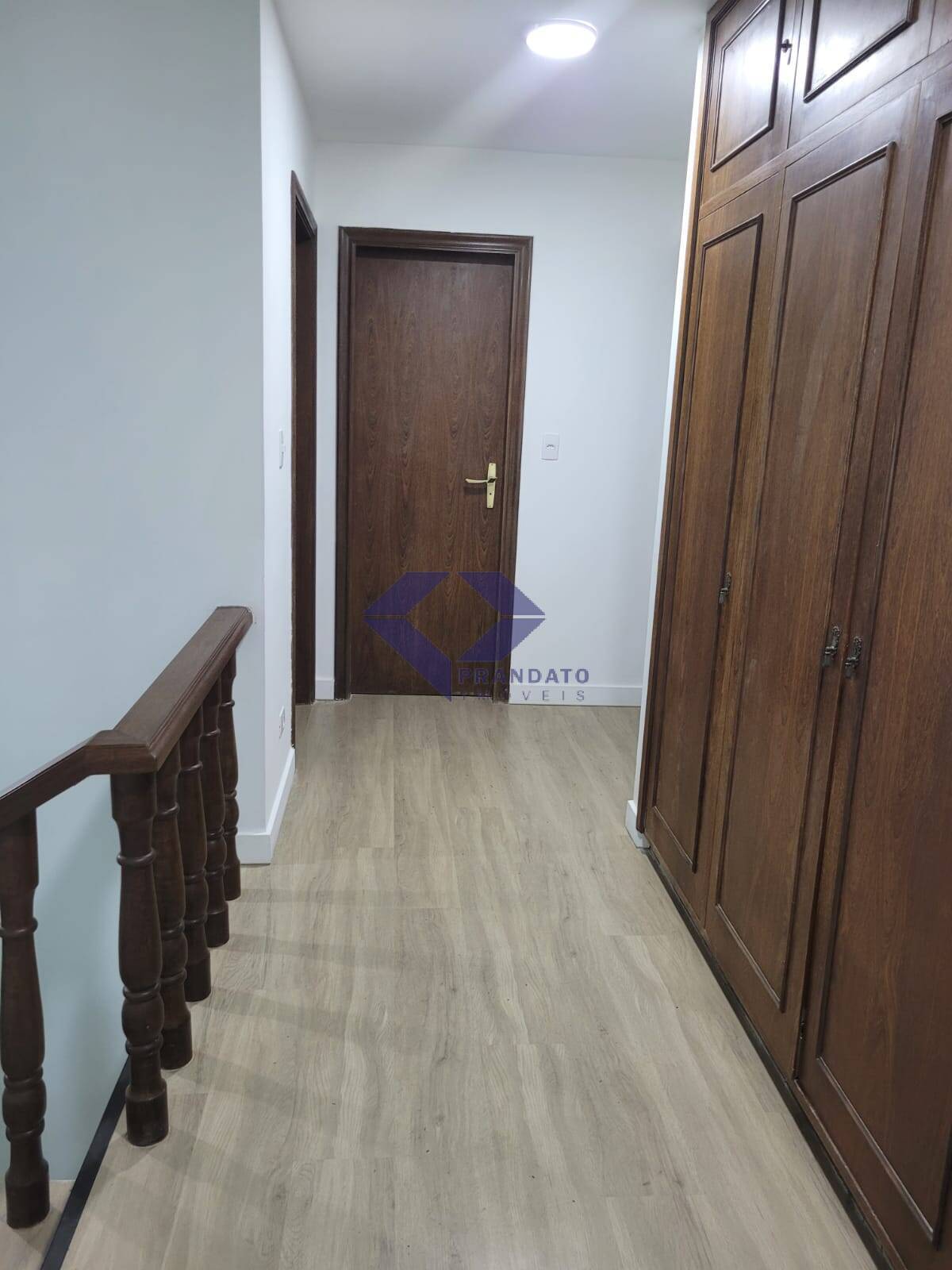 Casa para alugar com 4 quartos, 330m² - Foto 12