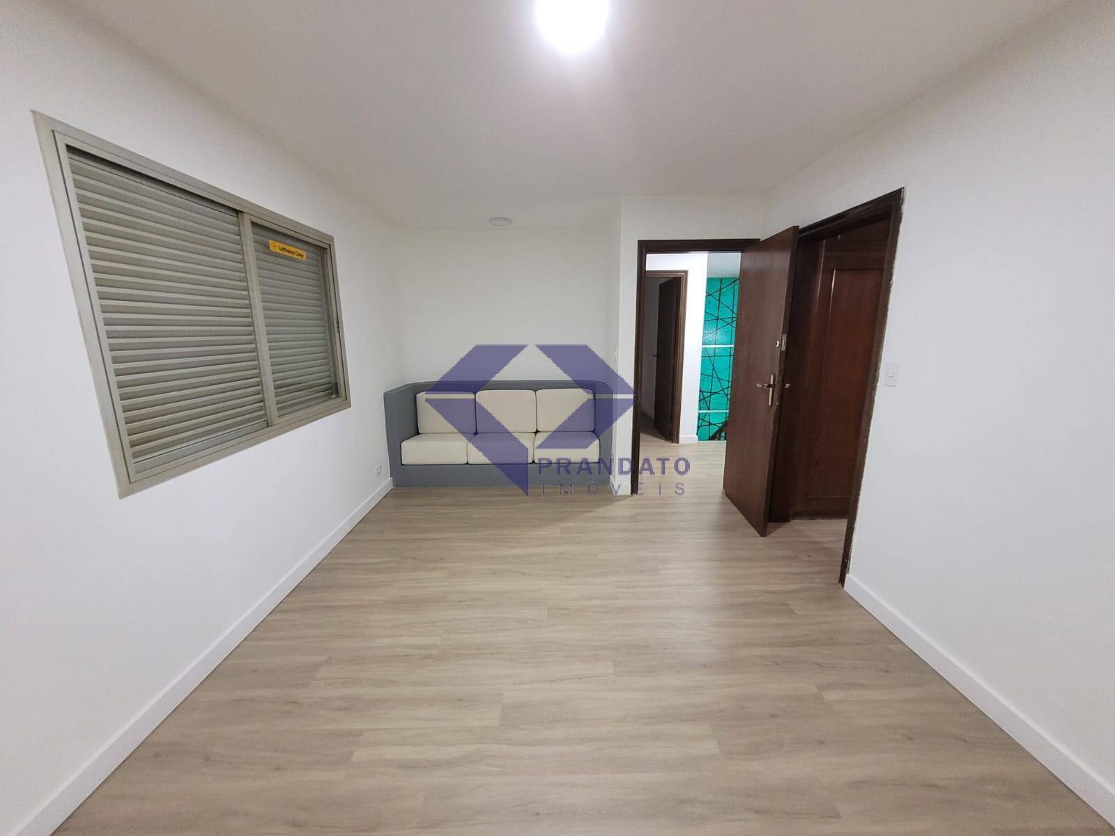 Casa para alugar com 4 quartos, 330m² - Foto 6