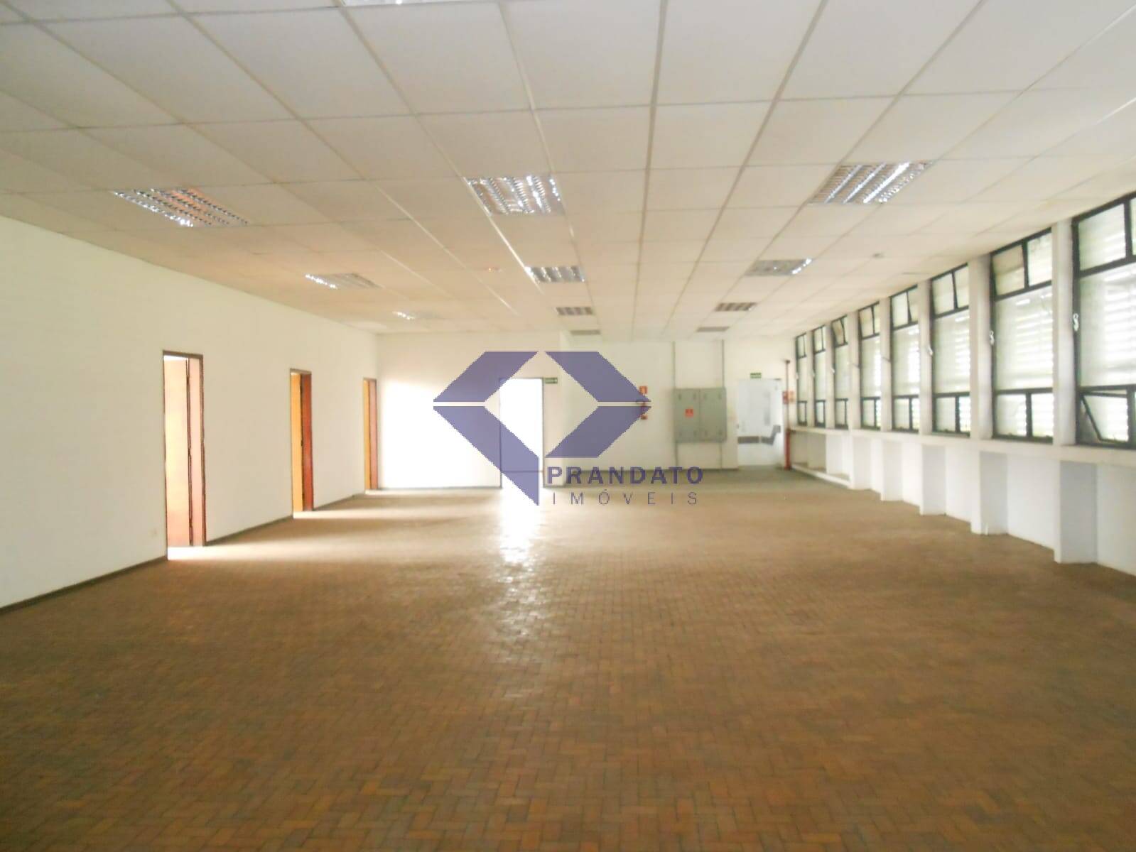 Depósito-Galpão-Armazém para alugar, 1361m² - Foto 12