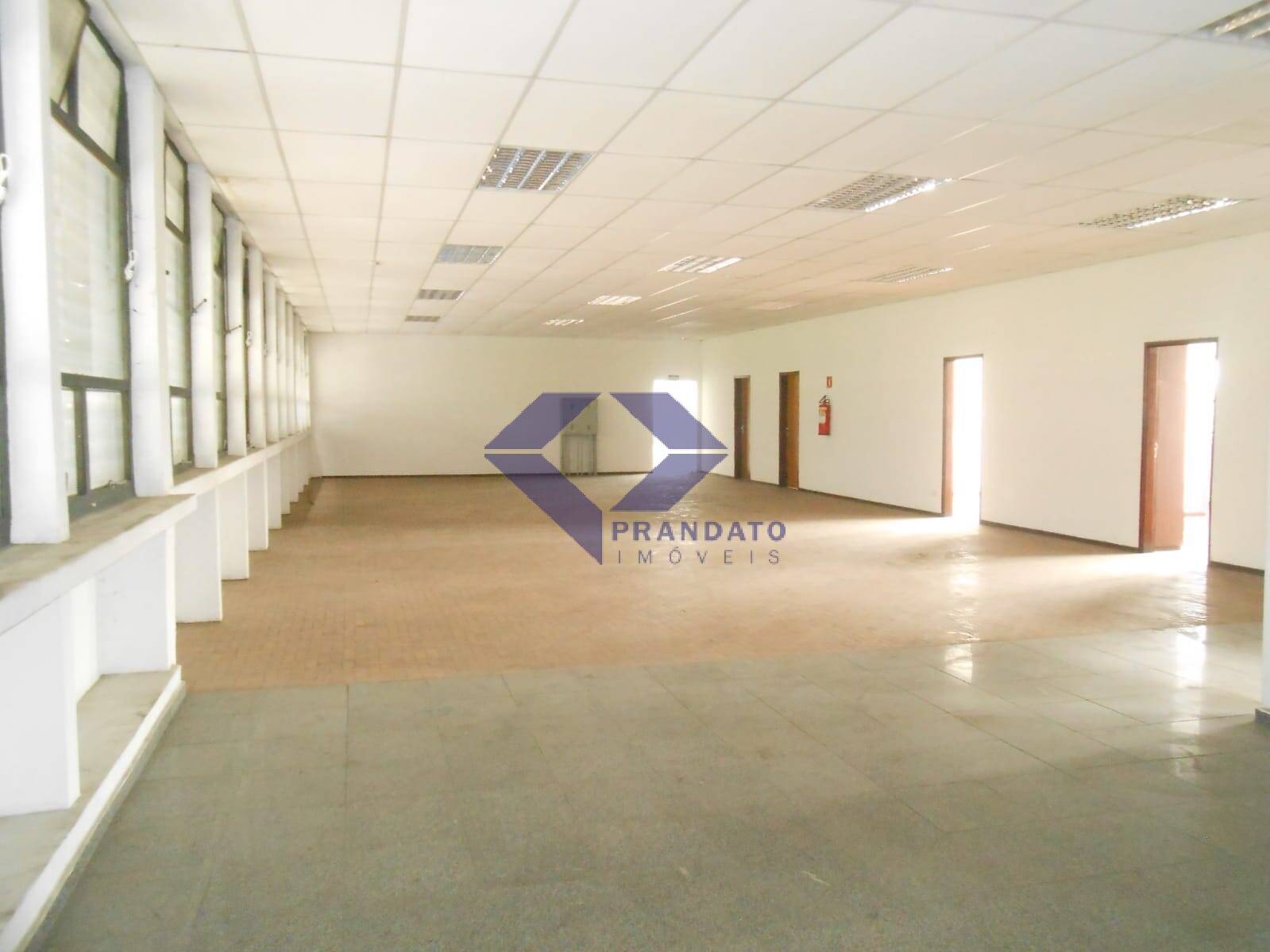 Depósito-Galpão-Armazém para alugar, 1361m² - Foto 11