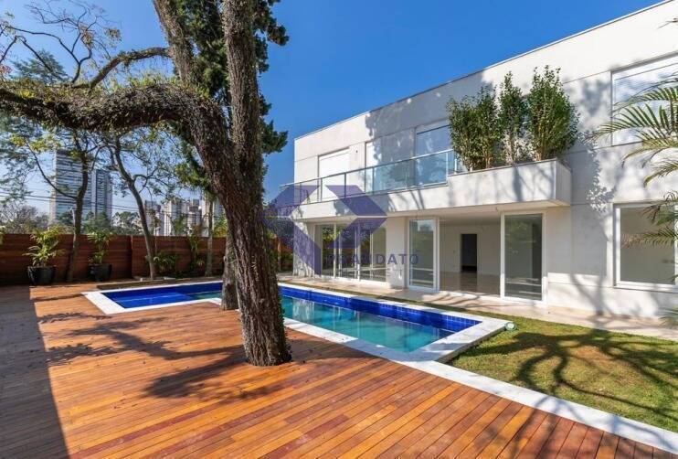 Casa à venda com 4 quartos, 786m² - Foto 1