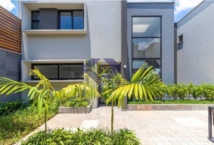 Casa à venda com 4 quartos, 819m² - Foto 1