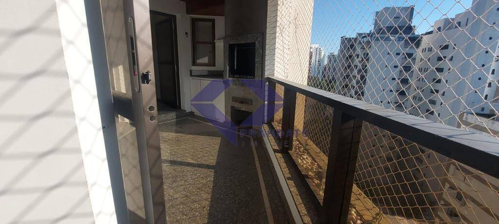 Apartamento à venda com 4 quartos, 247m² - Foto 7