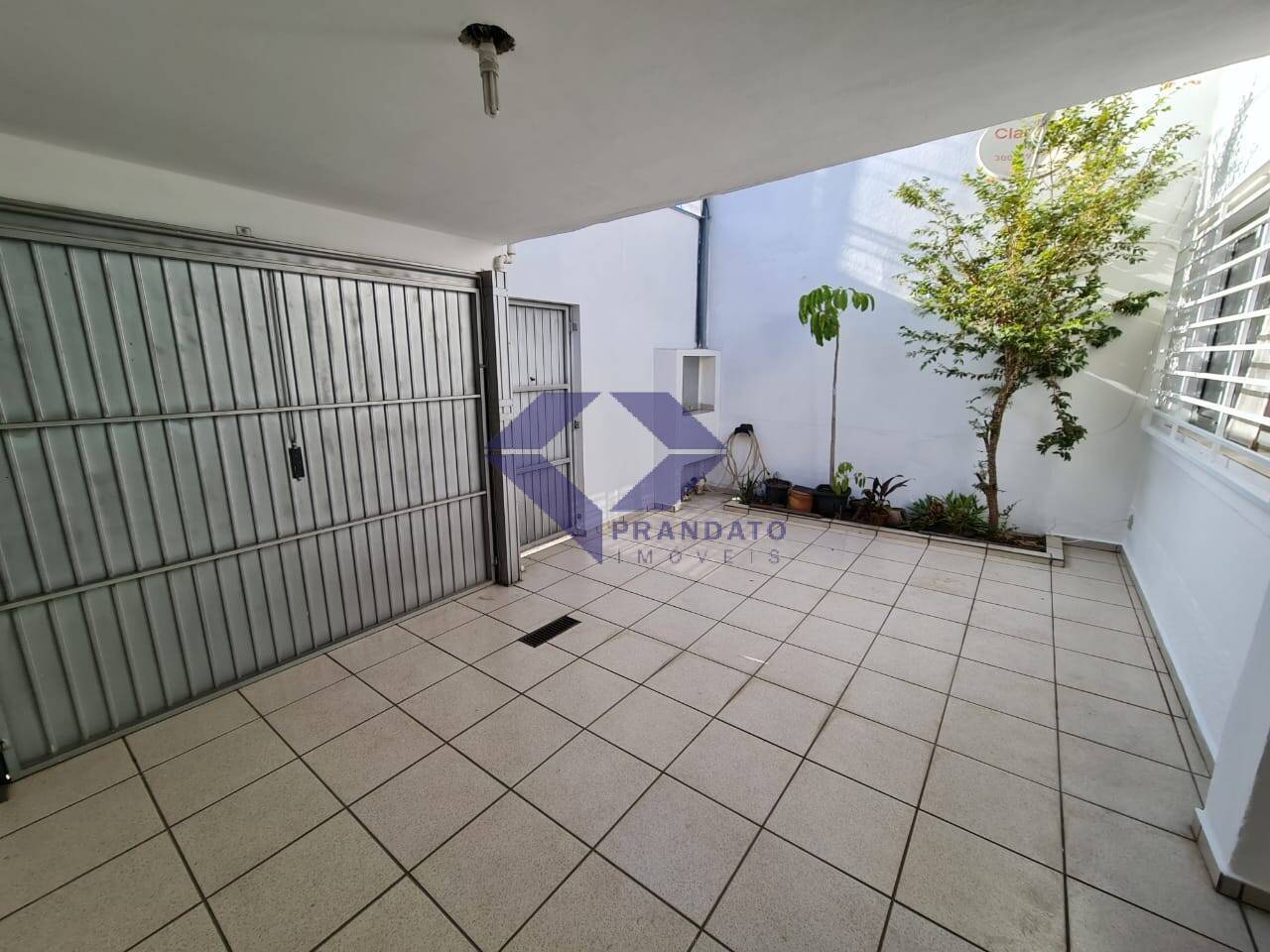 Apartamento à venda com 2 quartos, 200m² - Foto 2