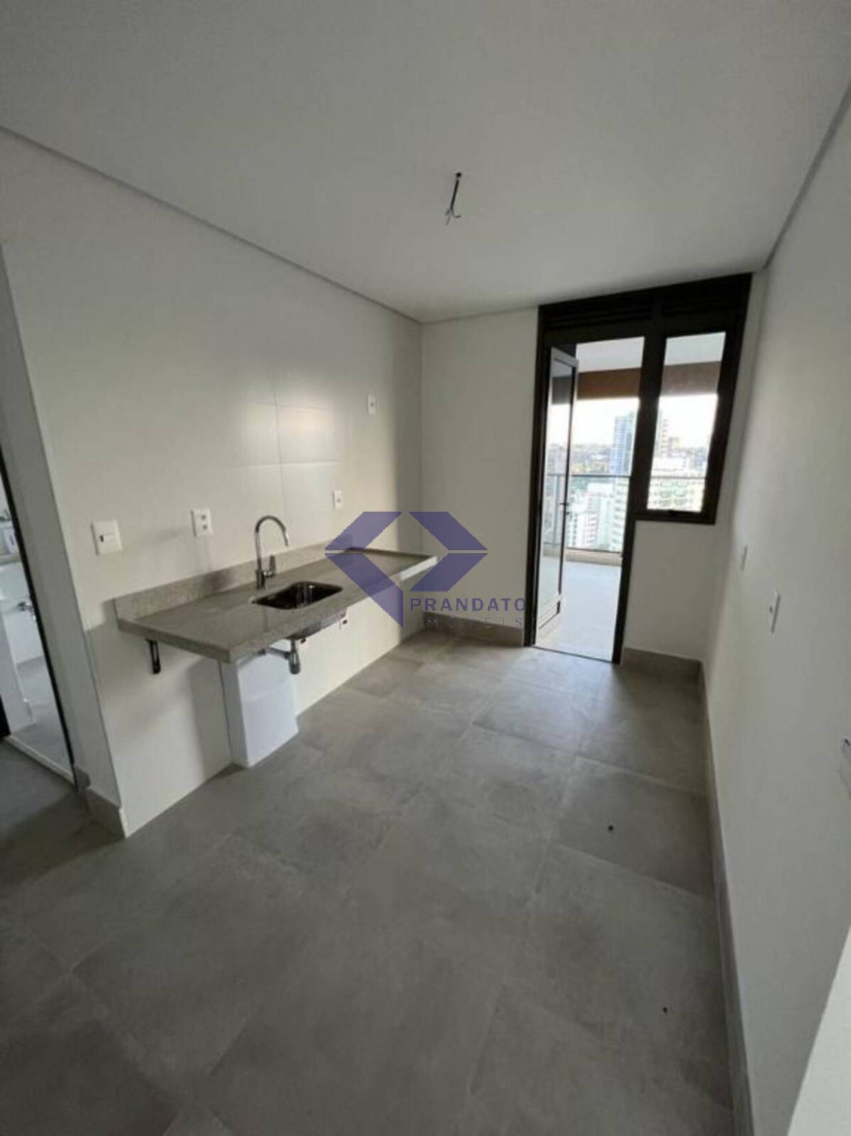 Apartamento à venda com 3 quartos, 143m² - Foto 9