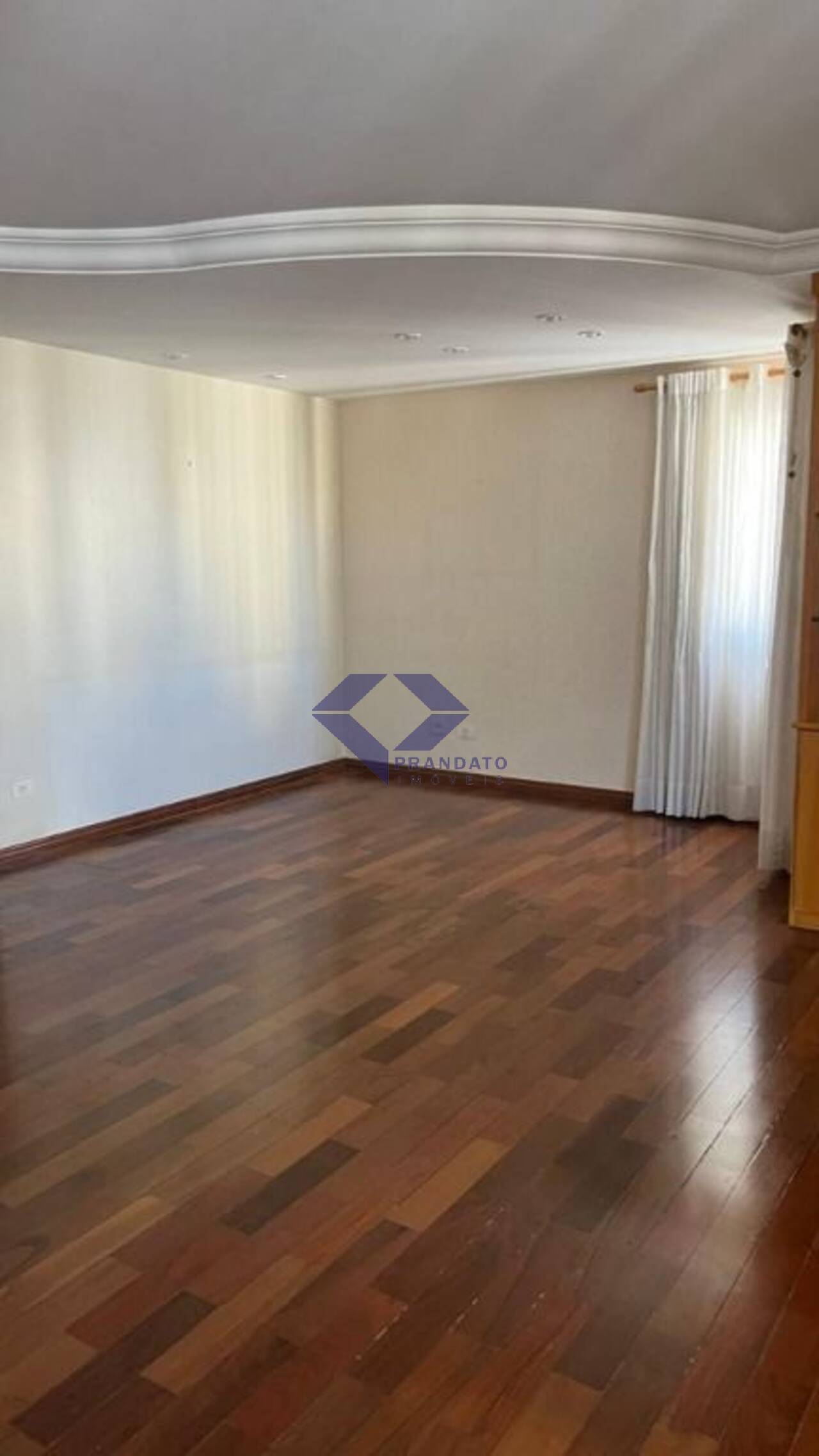 Apartamento à venda com 3 quartos, 144m² - Foto 3