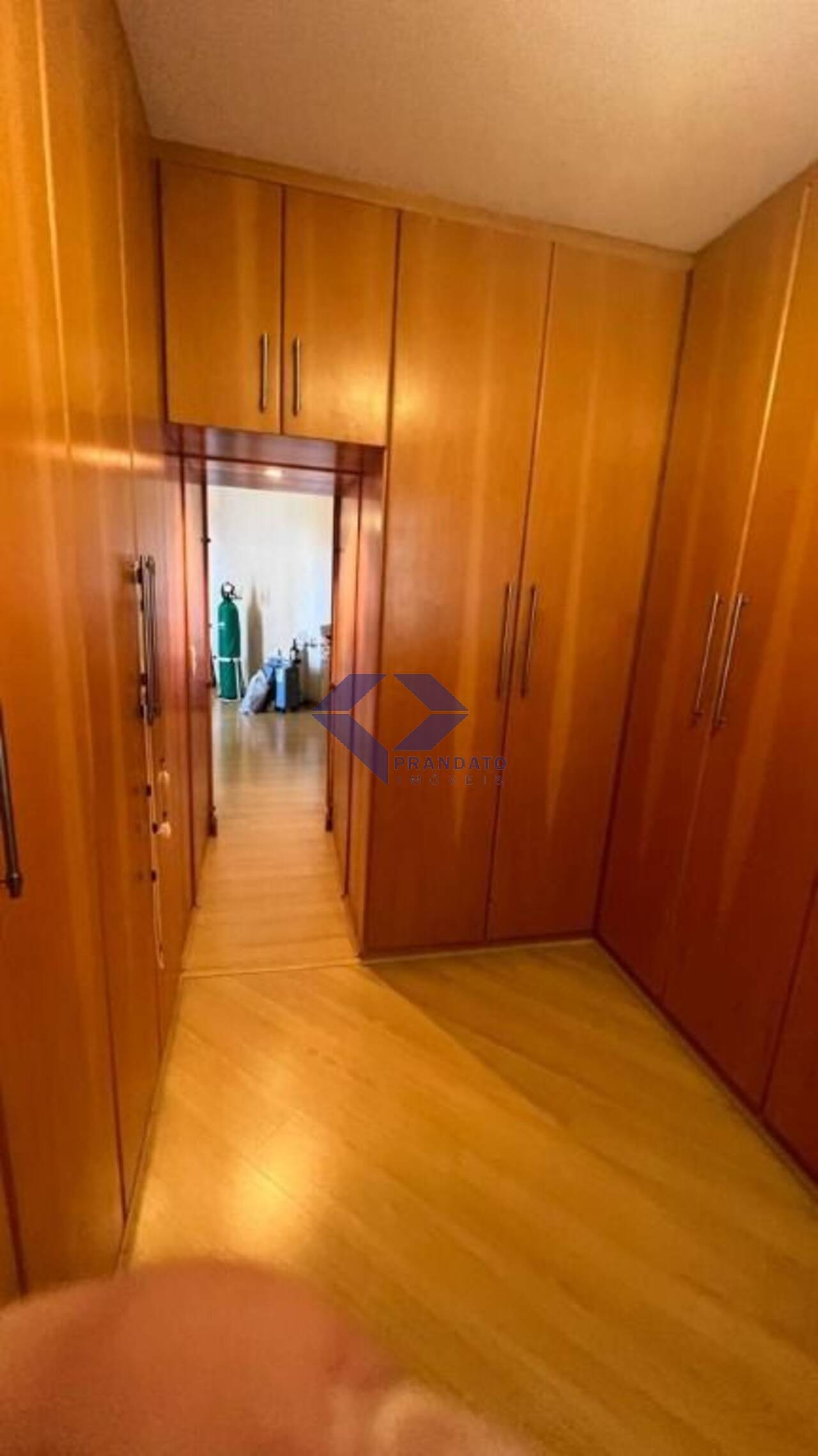 Apartamento à venda com 3 quartos, 144m² - Foto 9