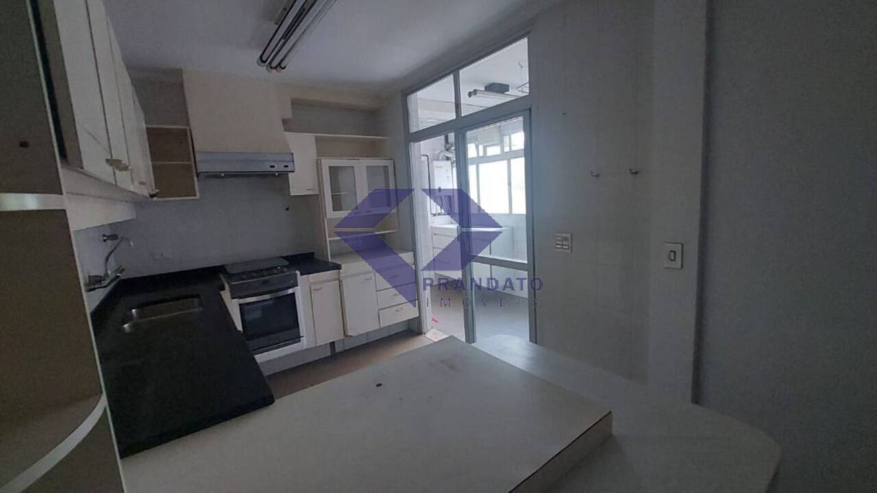 Apartamento à venda com 3 quartos, 126m² - Foto 12