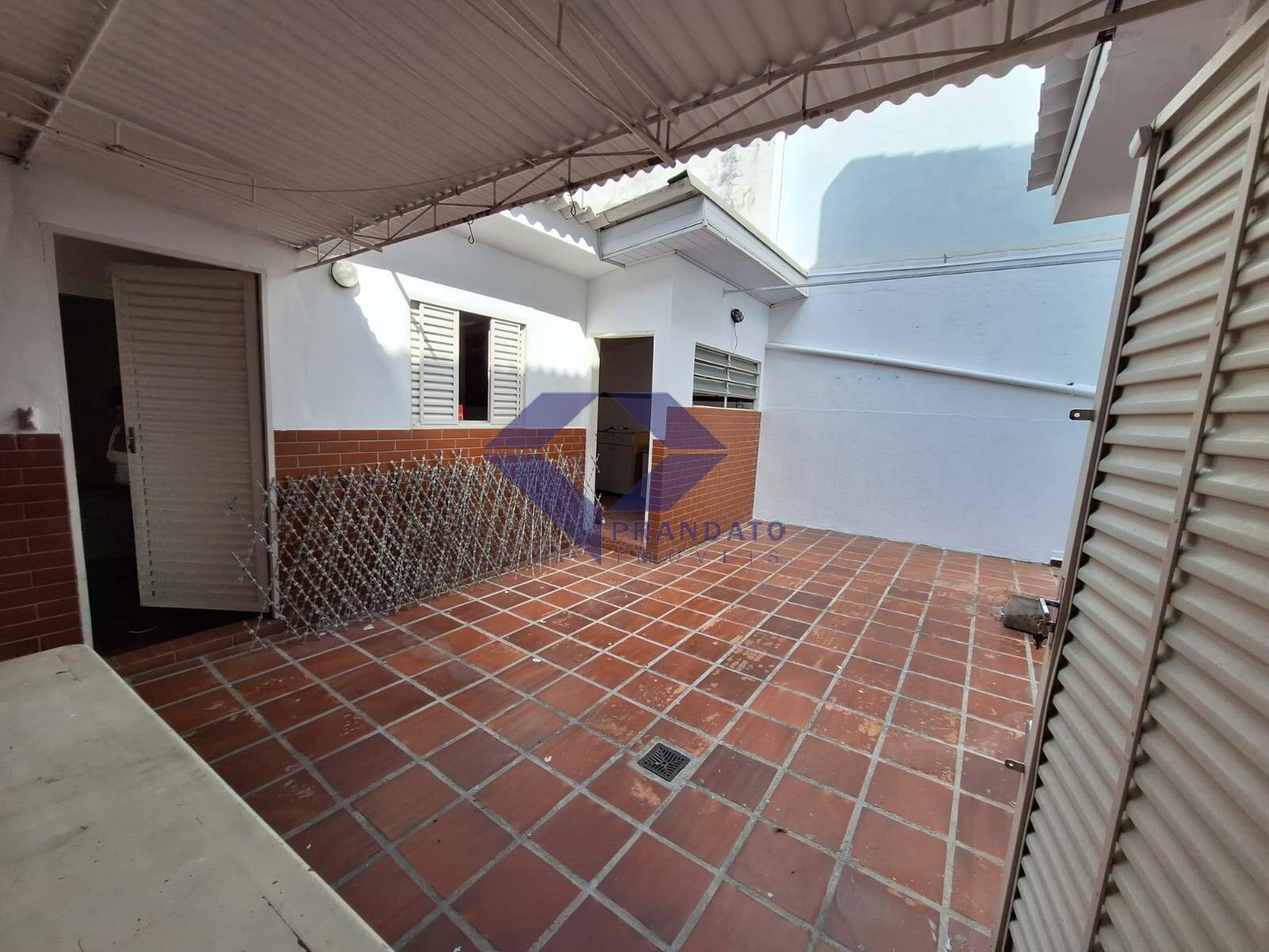 Casa à venda com 3 quartos, 200m² - Foto 3