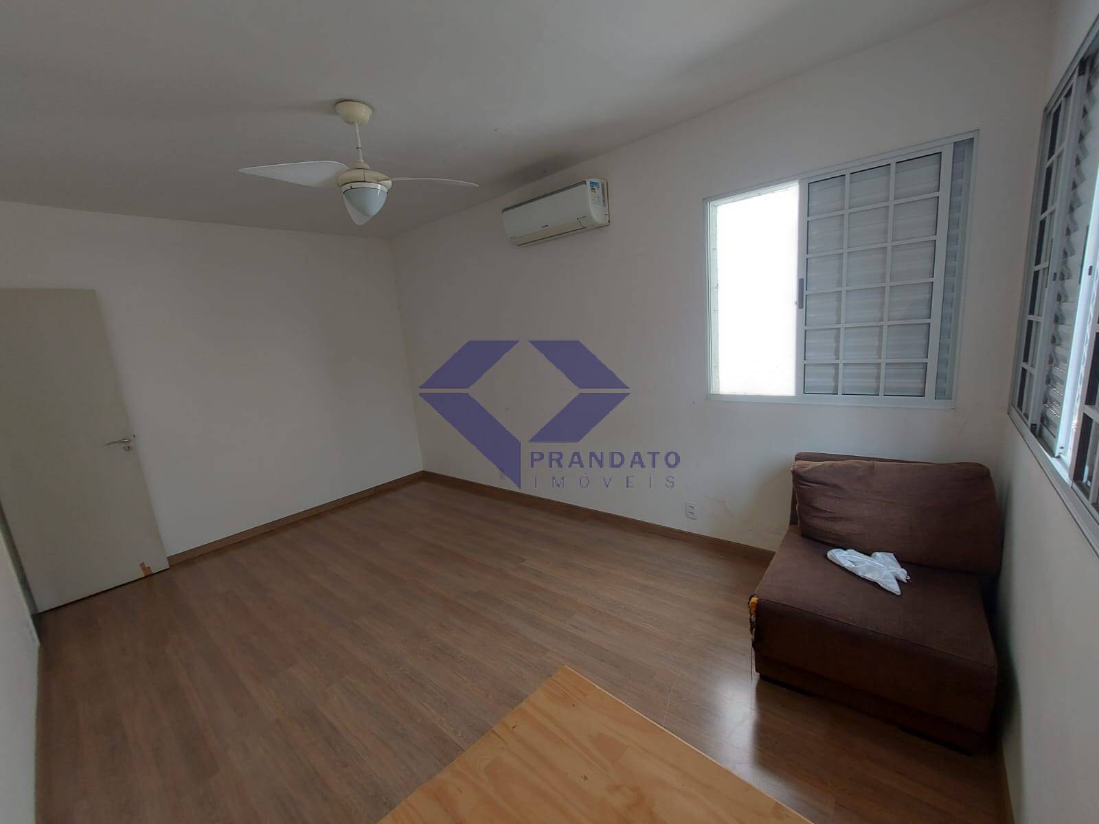 Casa à venda com 3 quartos, 200m² - Foto 11