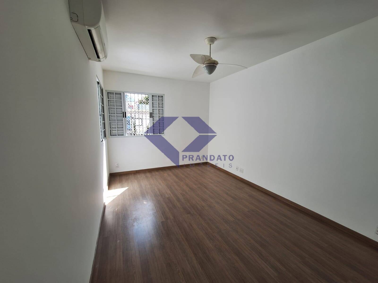 Casa à venda com 3 quartos, 200m² - Foto 12