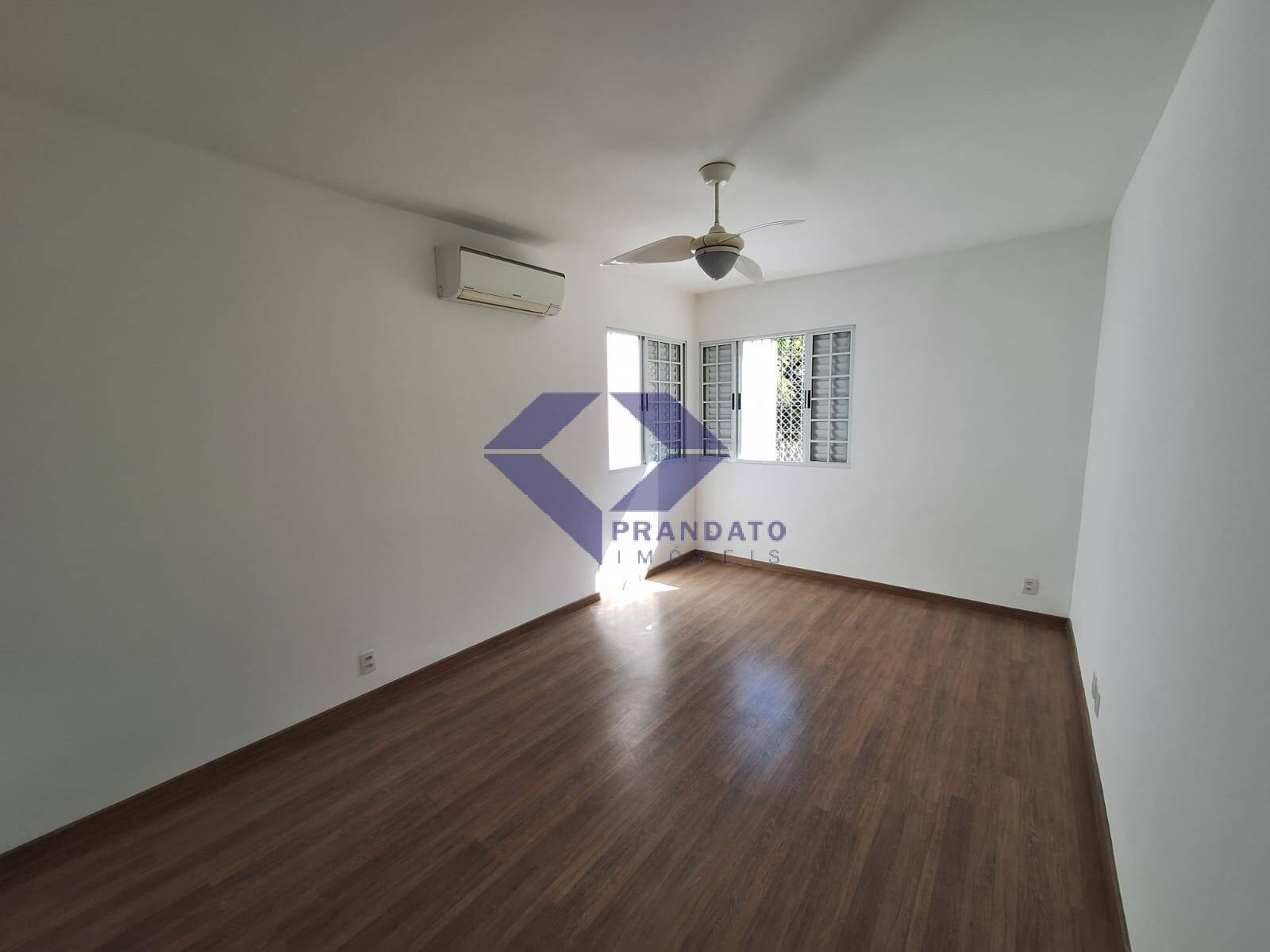 Casa à venda com 3 quartos, 200m² - Foto 16