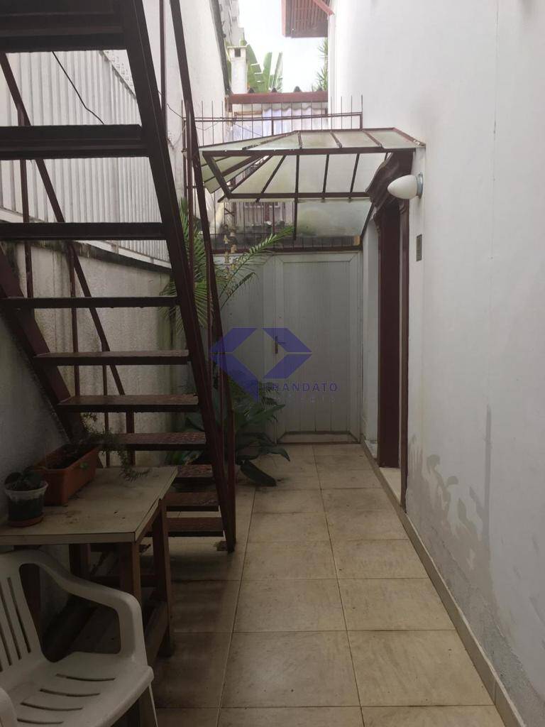 Casa à venda com 3 quartos, 220m² - Foto 22