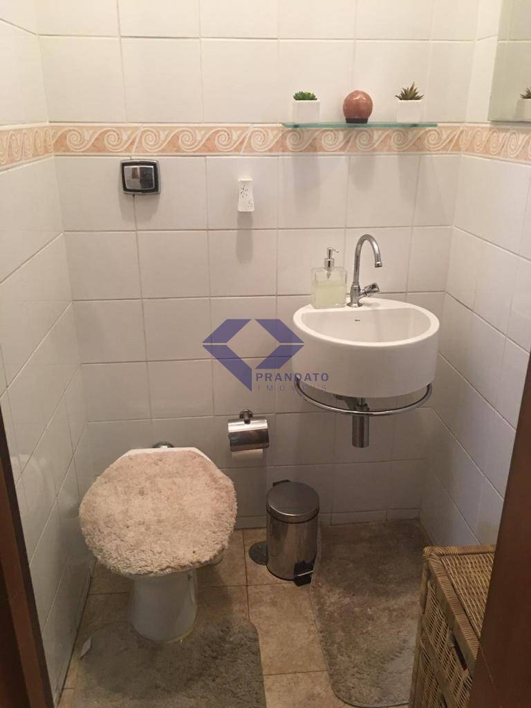 Casa à venda com 3 quartos, 220m² - Foto 14