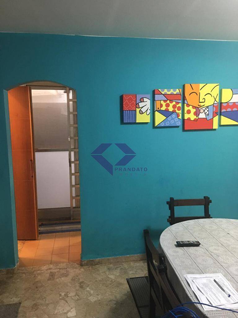 Casa à venda com 3 quartos, 220m² - Foto 8