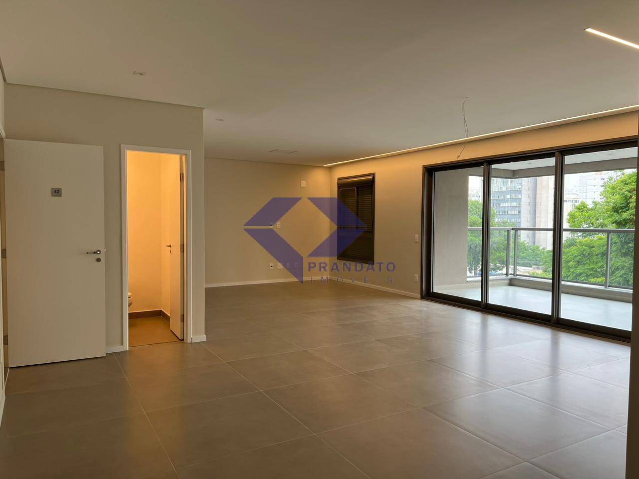 Apartamento à venda com 3 quartos, 186m² - Foto 10