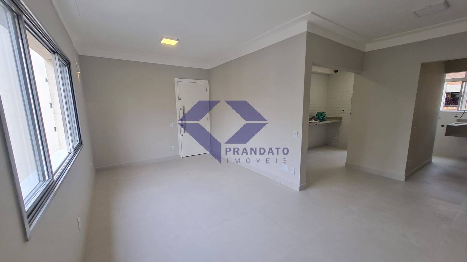 Apartamento à venda com 3 quartos, 86m² - Foto 1