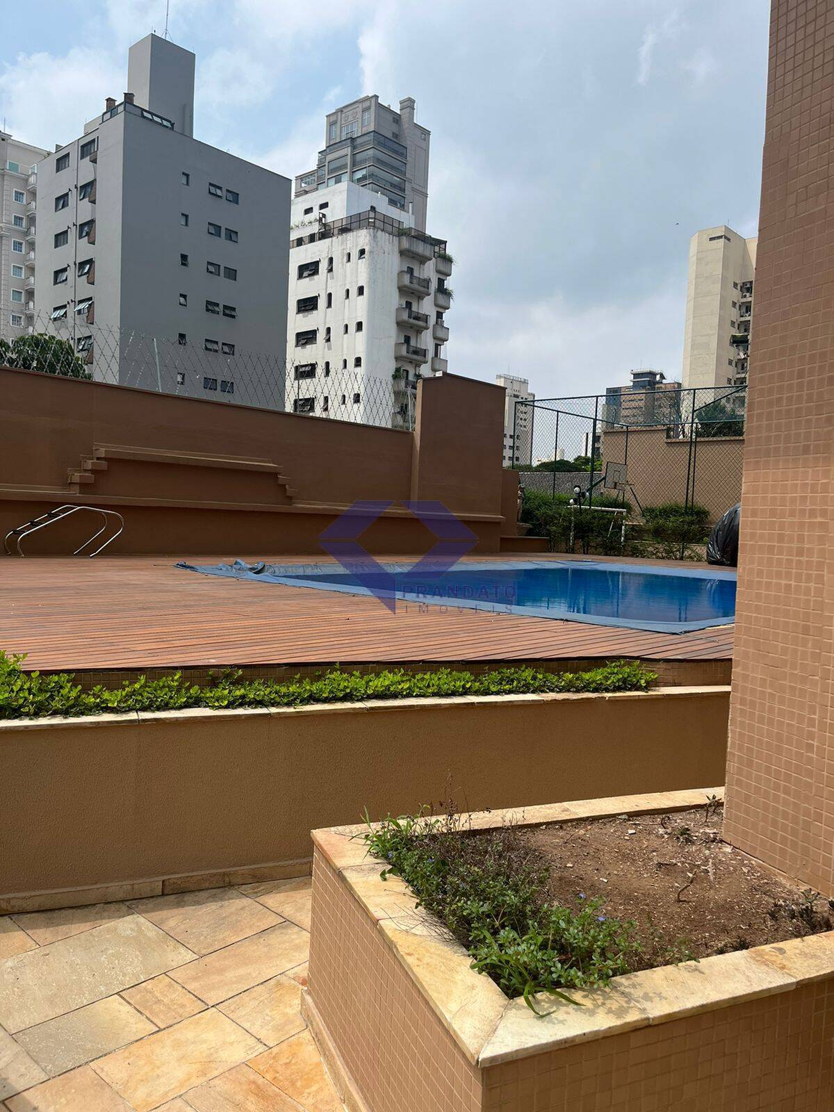 Apartamento para alugar com 4 quartos, 236m² - Foto 13