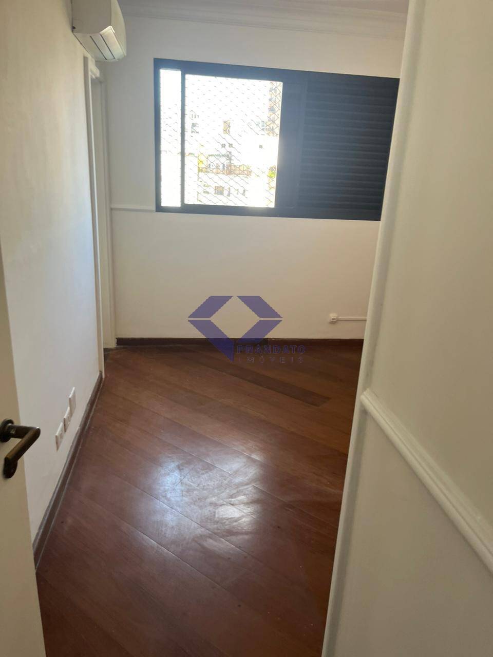 Apartamento para alugar com 4 quartos, 236m² - Foto 6