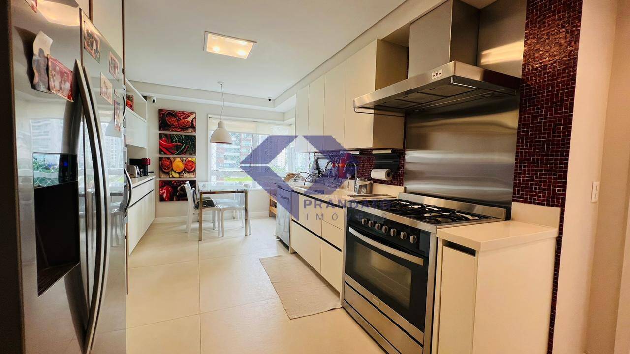 Apartamento à venda com 4 quartos, 251m² - Foto 15