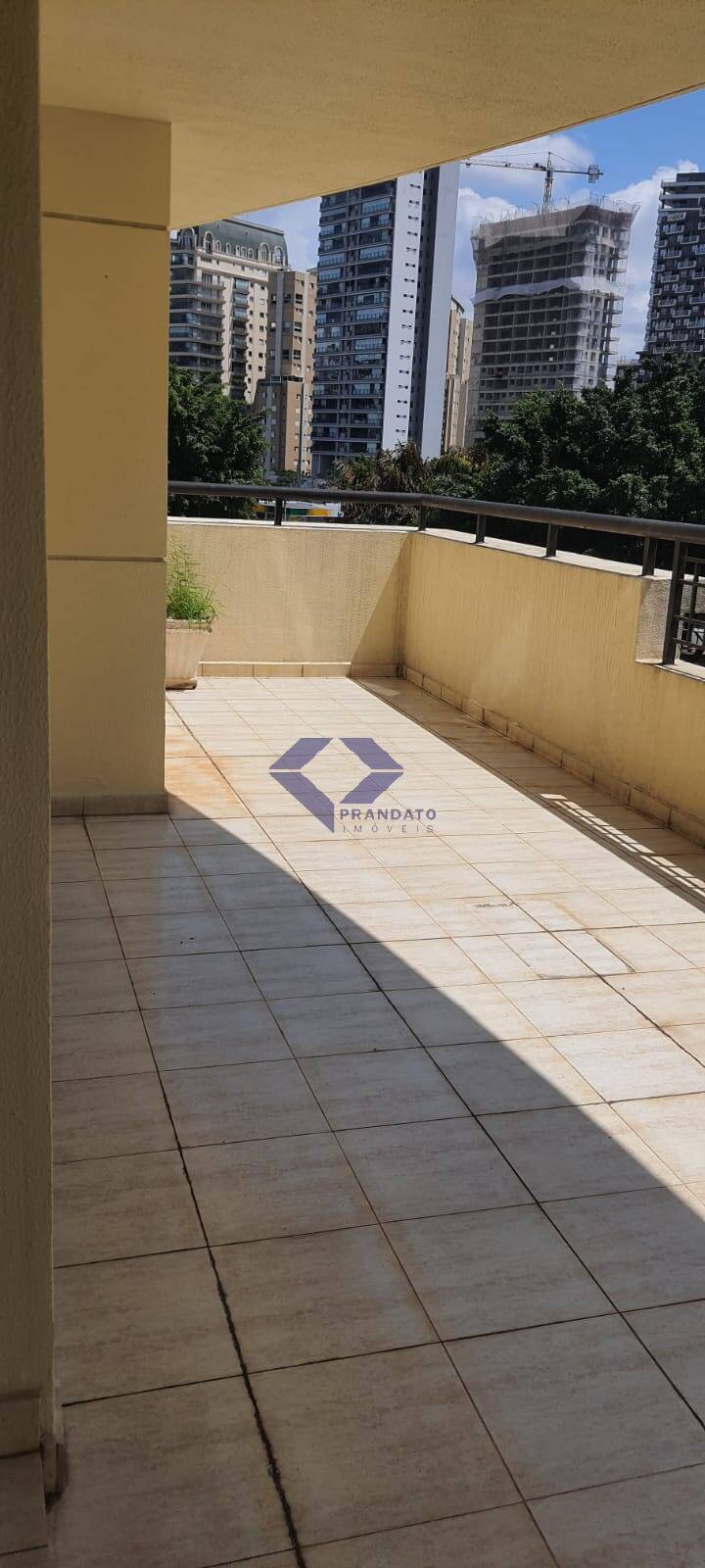 Apartamento para alugar com 4 quartos, 139m² - Foto 3