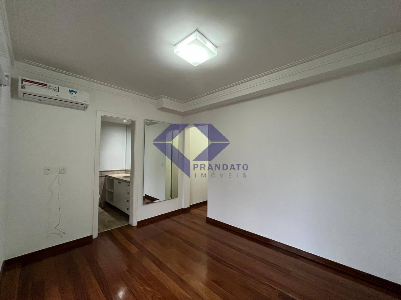 Apartamento para alugar com 4 quartos, 225m² - Foto 17