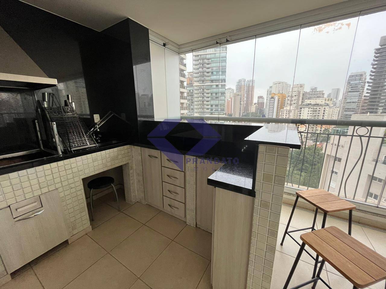 Apartamento para alugar com 4 quartos, 225m² - Foto 5