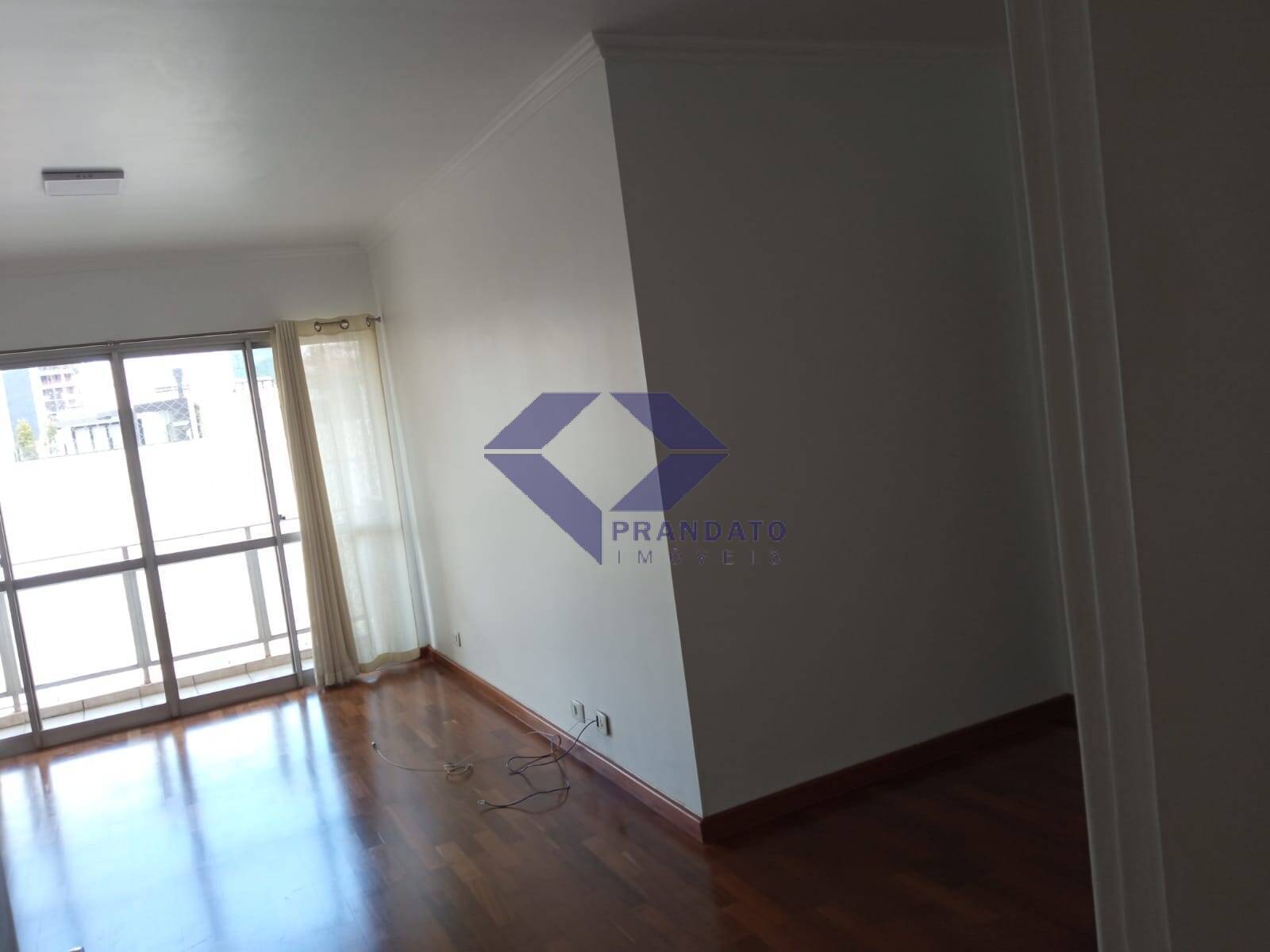 Apartamento à venda com 3 quartos, 93m² - Foto 2