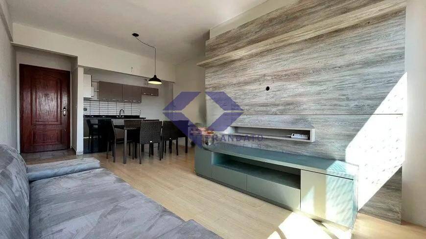 Apartamento à venda com 2 quartos, 65m² - Foto 2