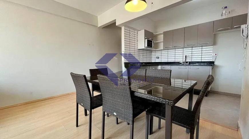 Apartamento à venda com 2 quartos, 65m² - Foto 3