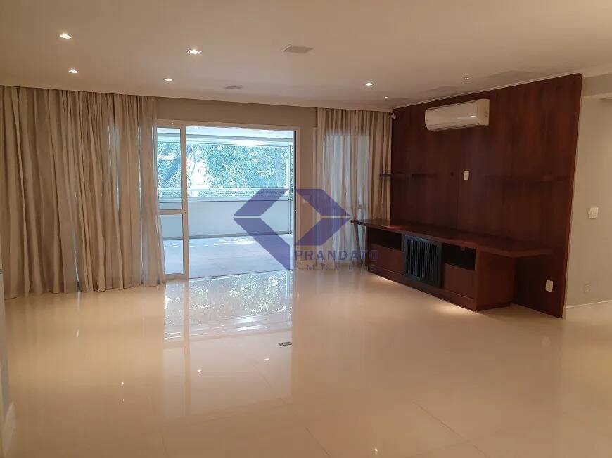 Apartamento à venda com 3 quartos, 220m² - Foto 1