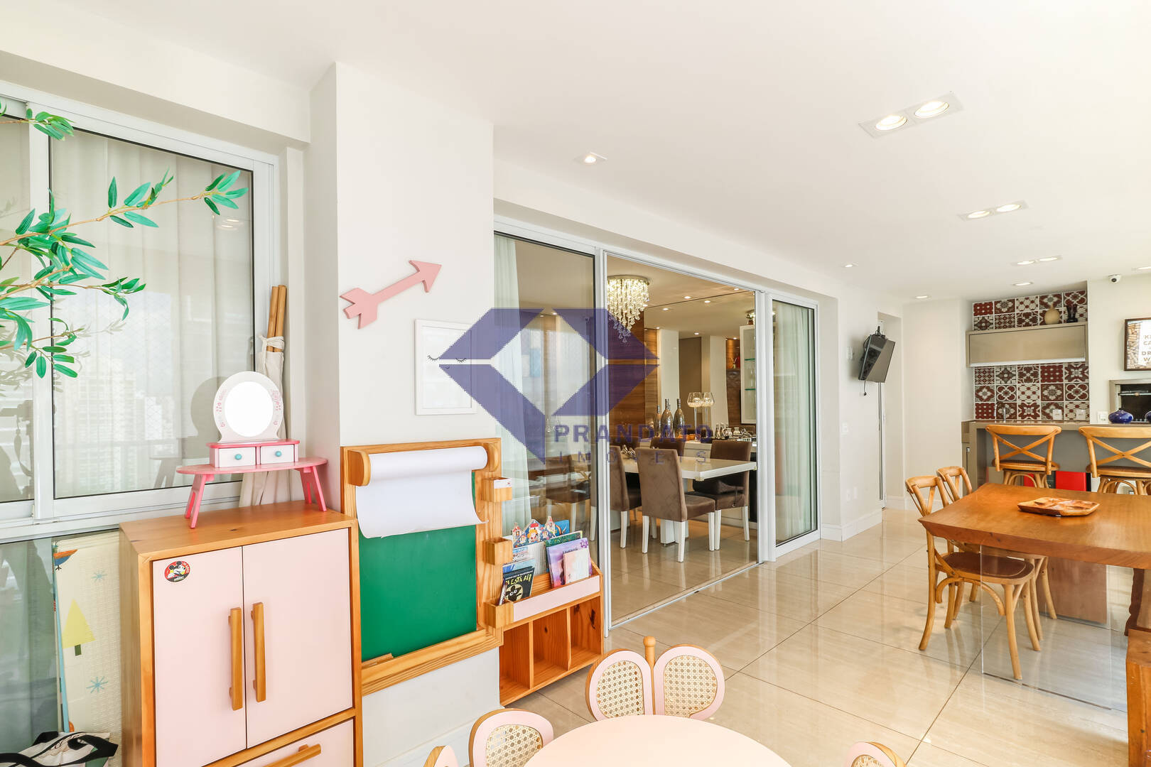 Apartamento à venda com 3 quartos, 134m² - Foto 4