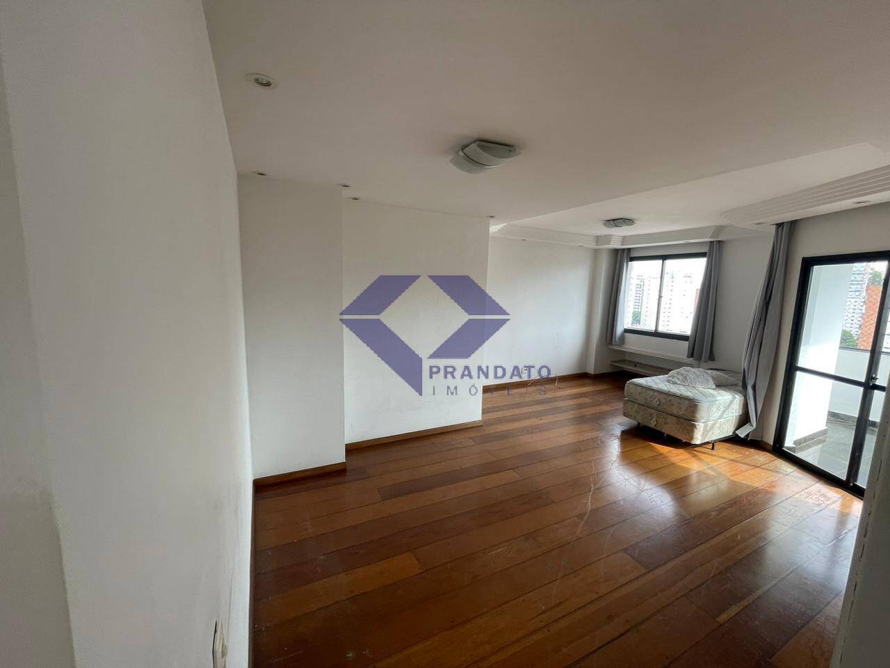 Apartamento à venda com 3 quartos, 106m² - Foto 1