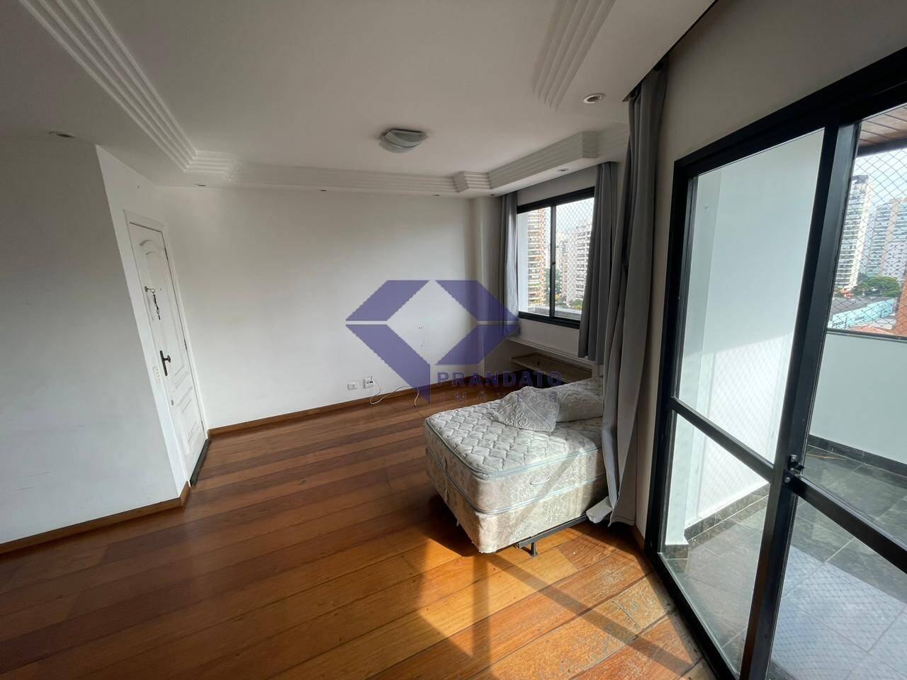 Apartamento à venda com 3 quartos, 106m² - Foto 3