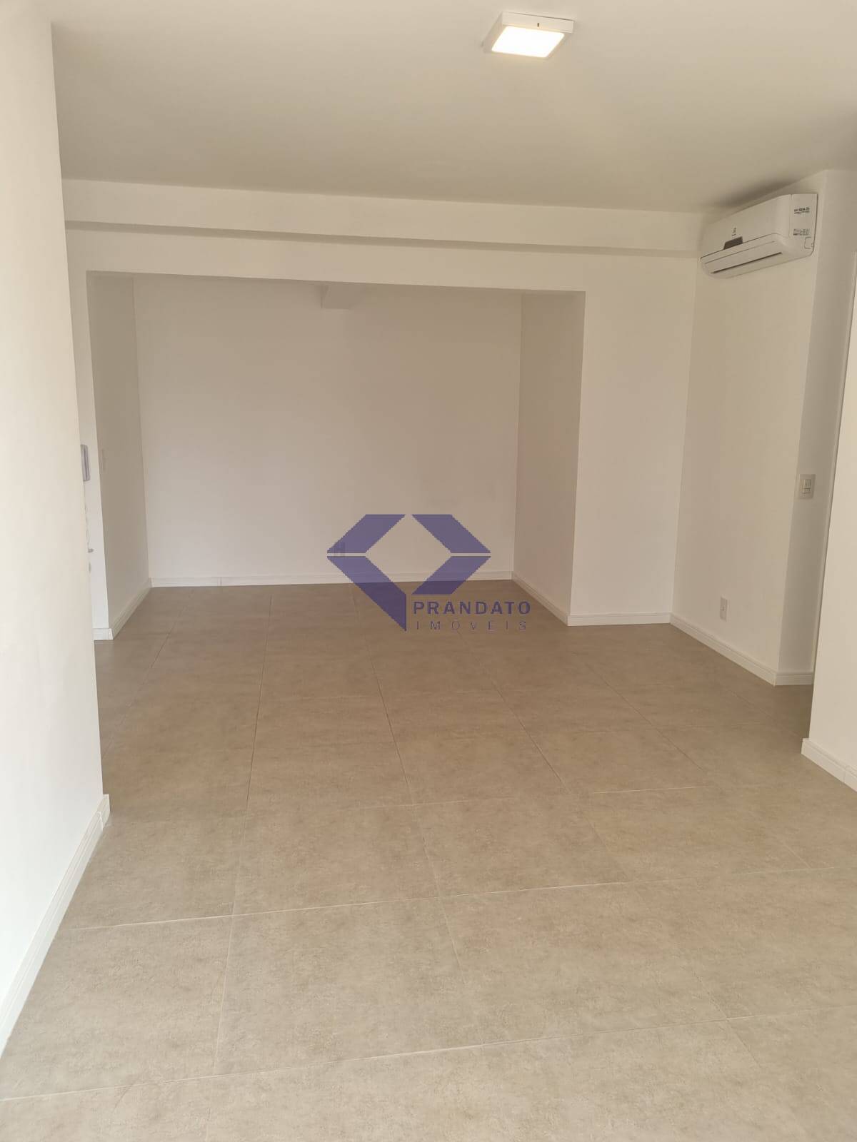 Apartamento para alugar com 2 quartos, 91m² - Foto 4