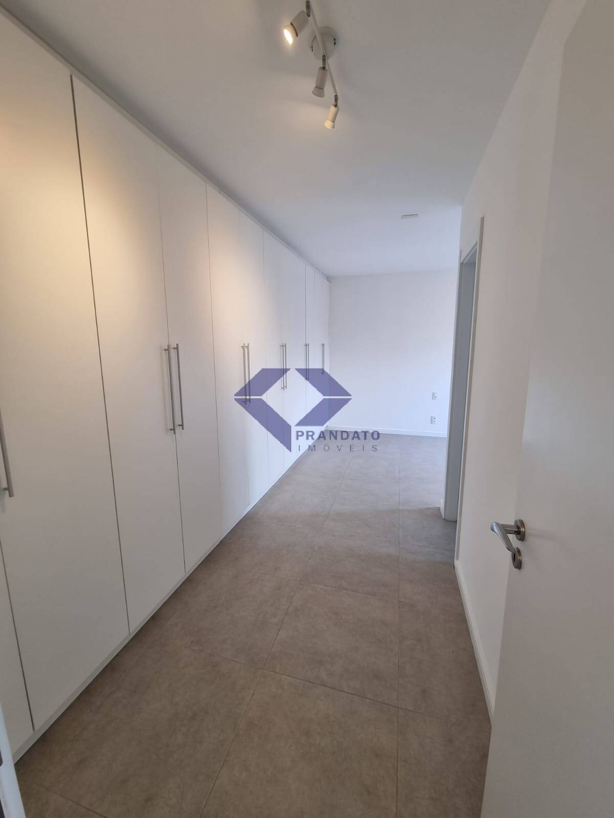 Apartamento para alugar com 2 quartos, 91m² - Foto 17