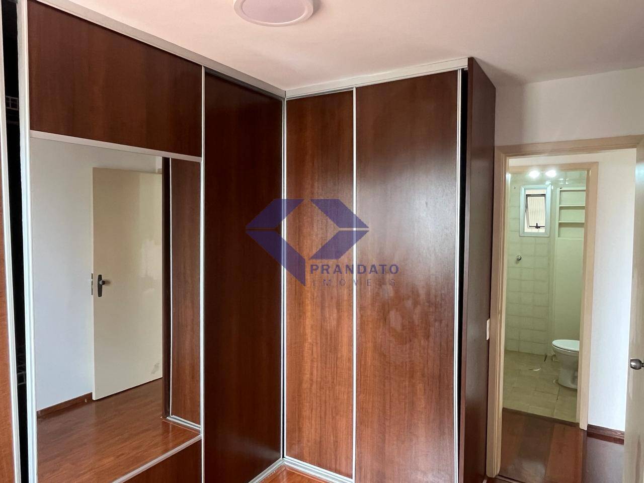 Apartamento à venda com 2 quartos, 62m² - Foto 8