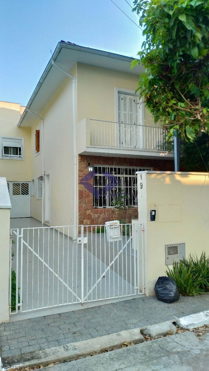 Casa à venda com 3 quartos, 171m² - Foto 1